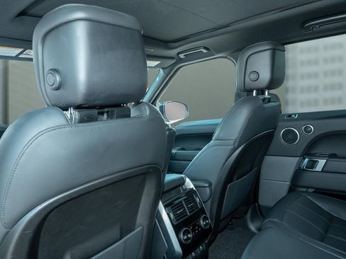 Used 2022 Land Rover Range Rover Sport HST image 18