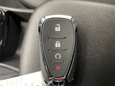 New 2026 Chevrolet Trax RS w/ Sunroof Package image 20