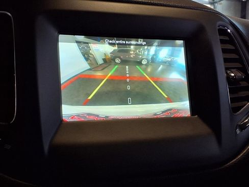 Used 2021 Jeep Compass Latitude image 21