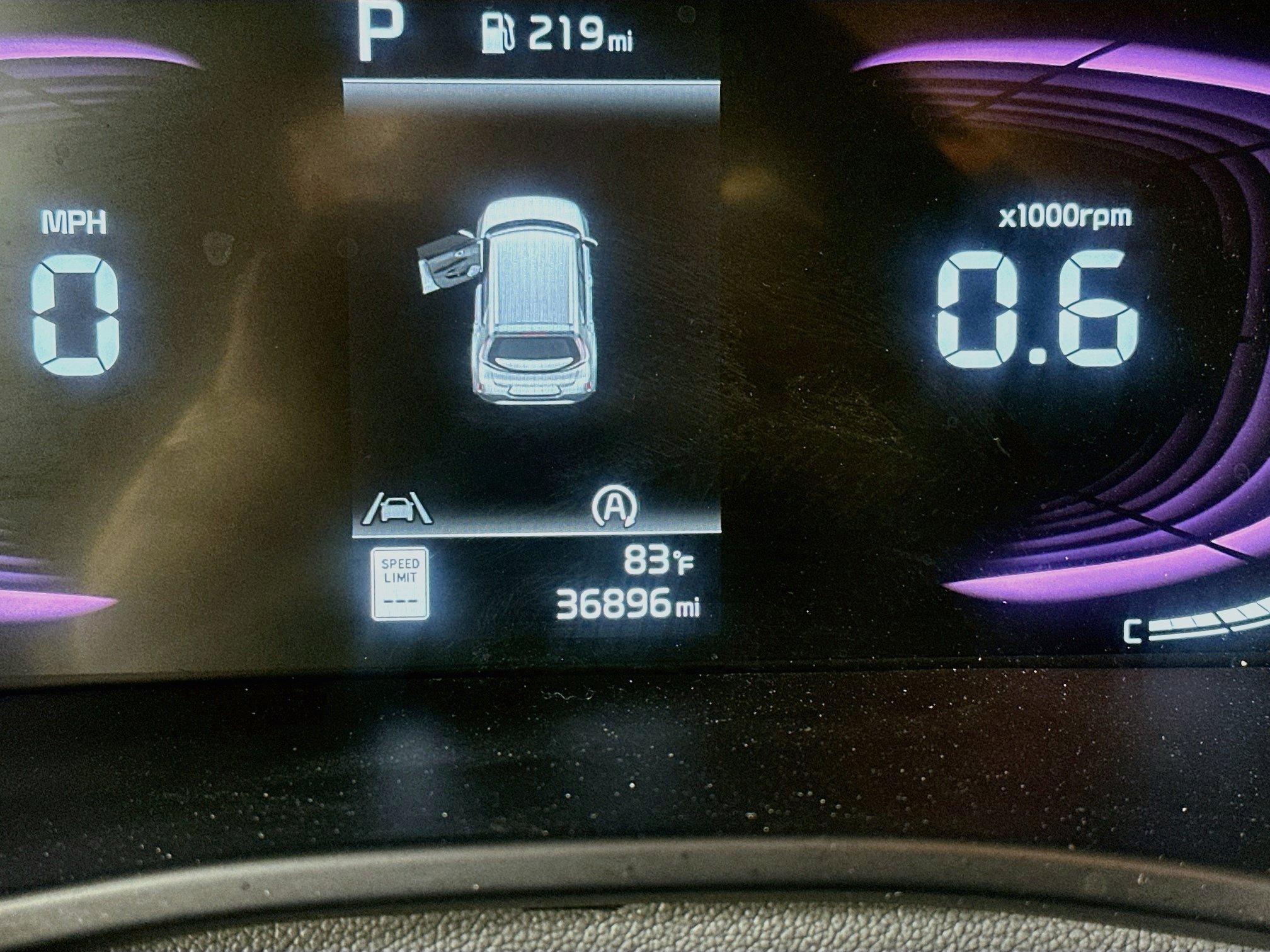 Used 2025 Kia Soul LX w/ LX Technology Package FWD image 19
