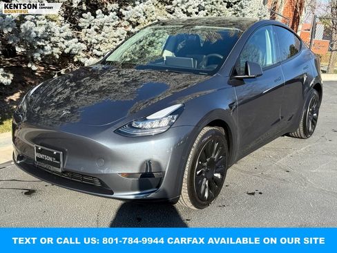 Used 2022 Tesla Model Y Long Range image 3