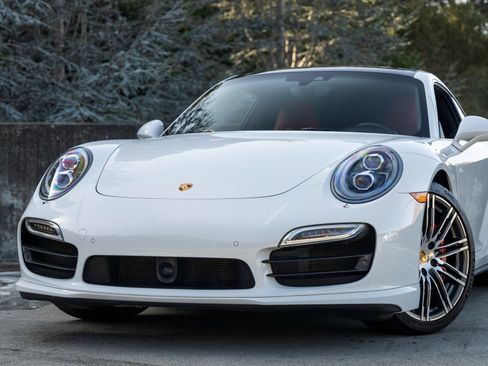 Used 2016 Porsche 911 Turbo image 7