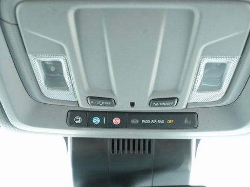 Used 2022 GMC Sierra 1500 SLT w/ X31 Off-Road Package image 31