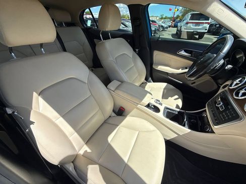 Used 2015 Mercedes-Benz GLA 250 4MATIC image 9
