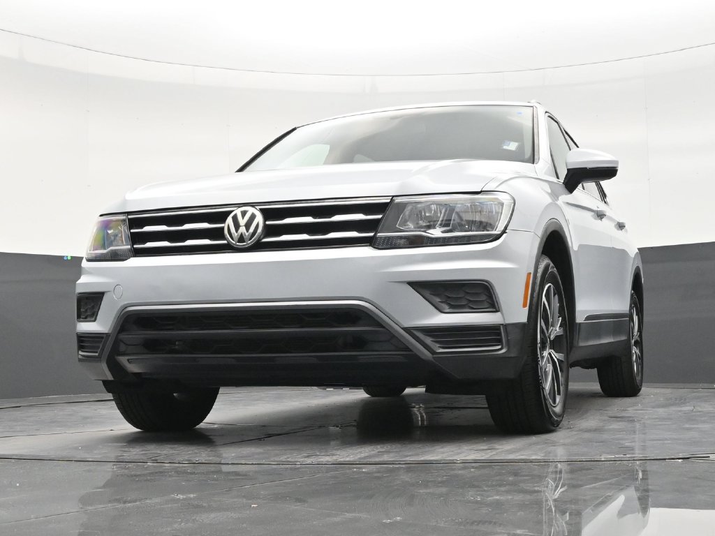 Used 2019 Volkswagen Tiguan SE w/ Panoramic Sunroof Package FWD image 26