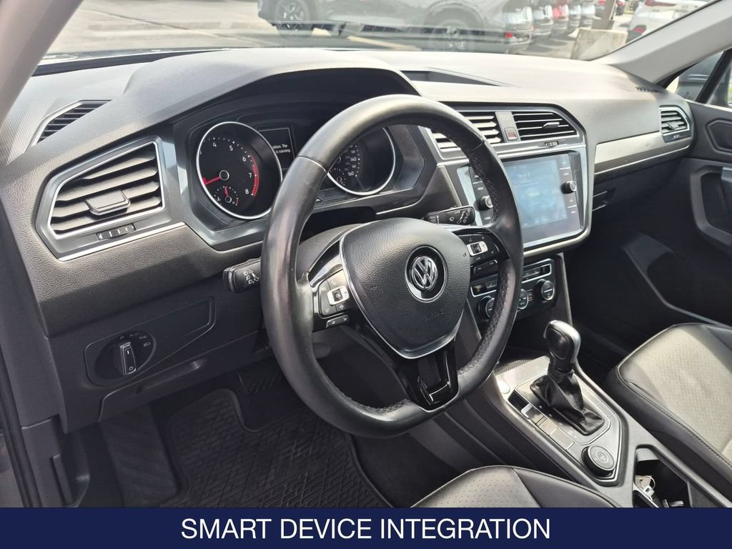 Used 2020 Volkswagen Tiguan SE w/ Panoramic Sunroof Package AWD/4WD image 13