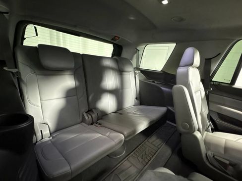 Used 2020 Chevrolet Tahoe LT w/ Luxury Package AWD/4WD image 31