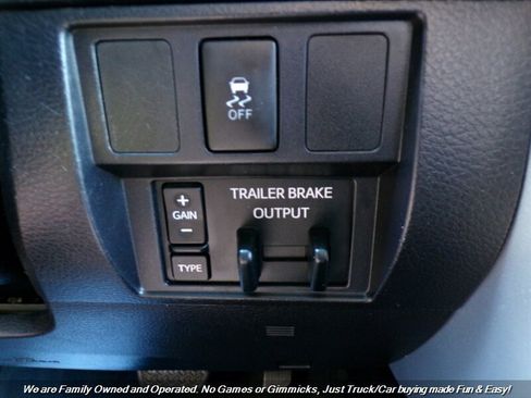Used 2016 Toyota Tundra SR5 w/ TRD Off Road Package AWD/4WD image 38