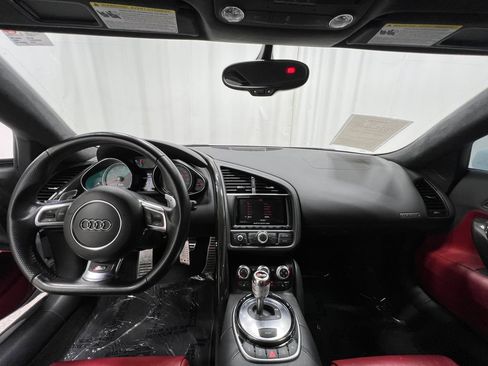 Used 2015 Audi R8 V8 w/ Extended Leather Package AWD/4WD image 18