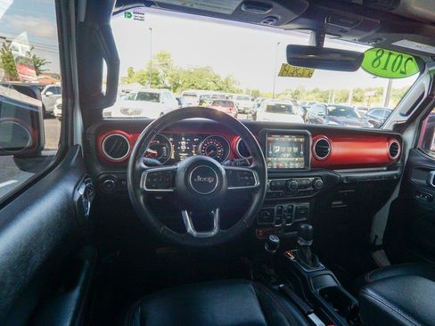 Used 2018 Jeep Wrangler Unlimited Rubicon w/ Dual Top Group AWD/4WD image 15