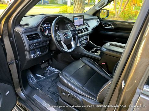 Used 2021 GMC Yukon SLT RWD image 2