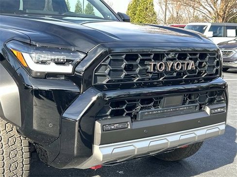 Used 2025 Toyota 4Runner Trailhunter image 10