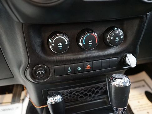 Used 2017 Jeep Wrangler Sport AWD/4WD image 33