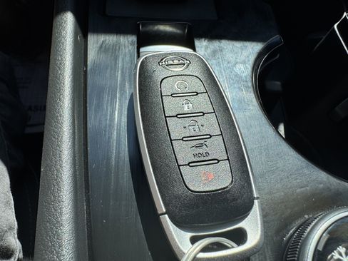 Used 2024 Nissan Rogue SV image 42