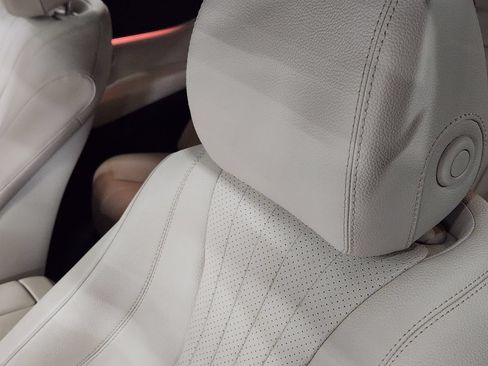 Used 2021 Mercedes-Benz E 450 4MATIC Sedan w/ Premium Package image 34