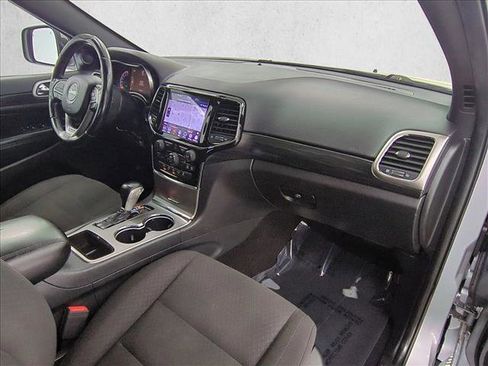 Used 2020 Jeep Grand Cherokee Laredo w/ 18" Wheel & 8.4" Radio Group AWD/4WD image 26
