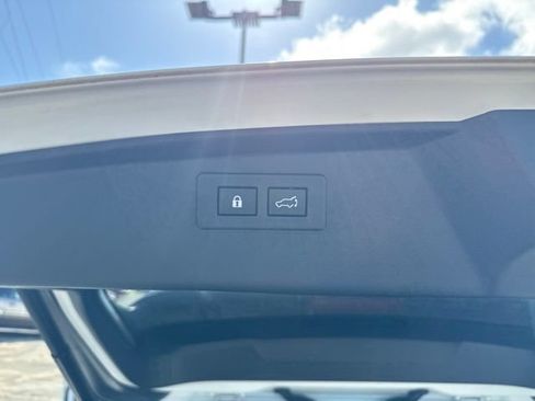 Used 2022 Subaru Outback Limited w/ Popular Package #2 AWD/4WD image 19