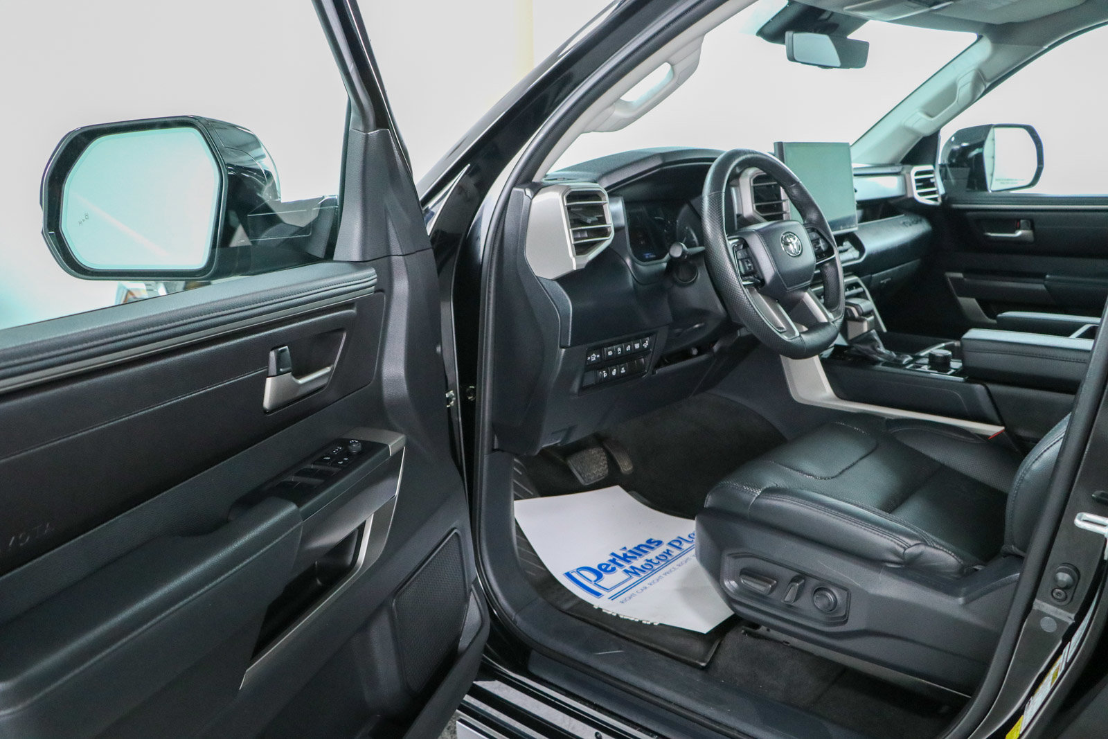 Used 2023 Toyota Tundra SR5 w/ Advanced Technology Package AWD/4WD image 3