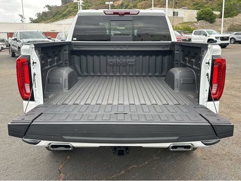 New 2026 GMC Sierra 1500 AT4 w/ AT4 Premium Package AWD/4WD image 31