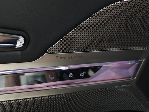 Used 2025 BMW 760i xDrive w/ Executive Package image 17