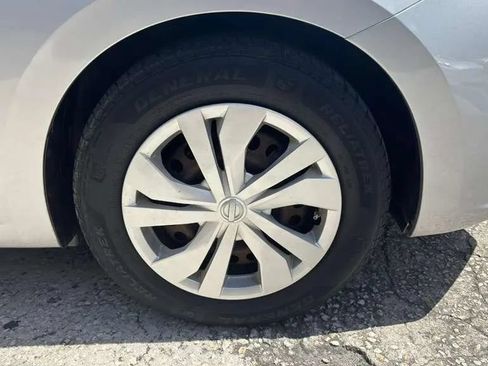 Used 2020 Nissan Versa S FWD image 24