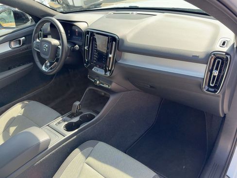 Certified 2024 Volvo XC40 B5 Core image 29