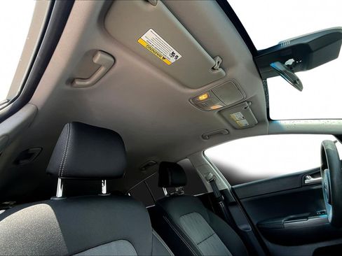 Used 2020 Kia Sportage LX image 28