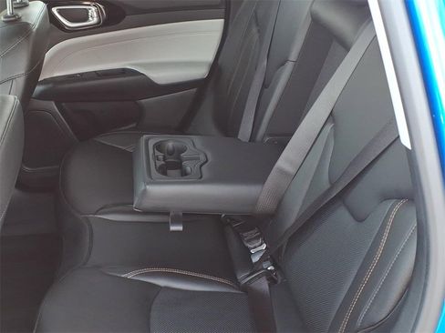 Used 2022 Jeep Compass Limited image 32