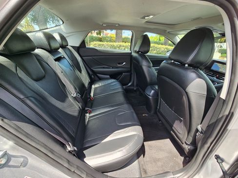 Used 2023 Hyundai Elantra Limited image 26