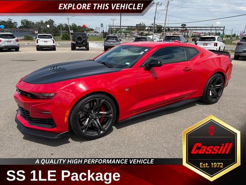 Used 2021 Chevrolet Camaro SS RWD image 1