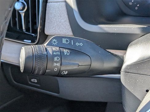 New 2026 Volvo XC90 B5 Core w/ Protection Package Premier image 32