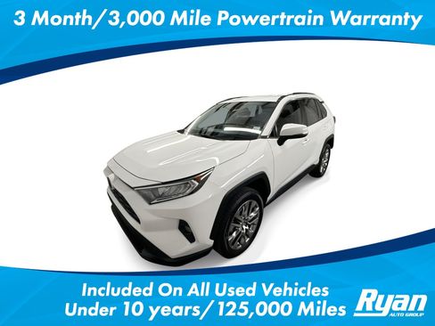Used 2020 Toyota RAV4 XLE FWD image 1