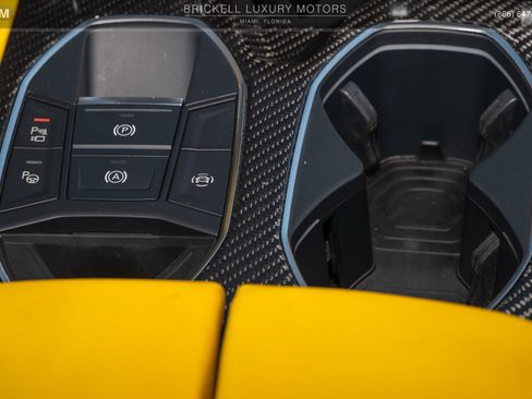 Used 2022 Lamborghini Urus AWD/4WD image 27