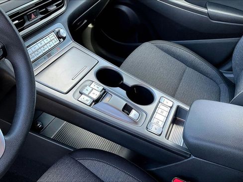 Used 2023 Hyundai Kona SE image 19