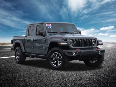 Used 2025 Jeep Gladiator Rubicon w/ Convenience Group image 2