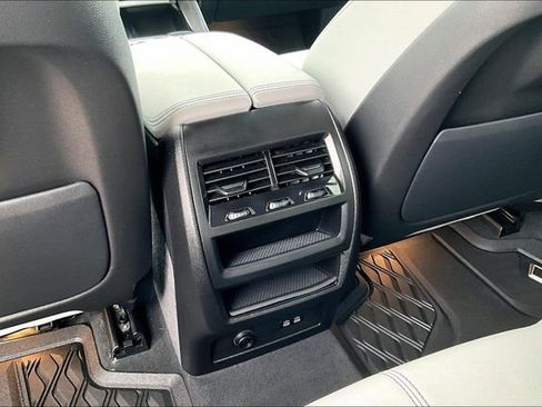 Used 2025 BMW X5 xDrive40i w/ Premium Package AWD/4WD image 25