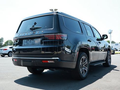 Used 2024 Jeep Wagoneer Series II w/ Flexible Seating Group RWD image 6