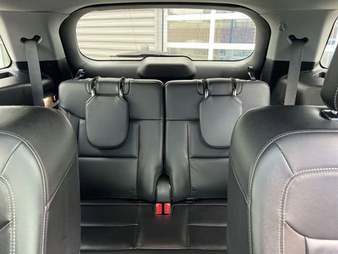 Used 2024 Ford Explorer XLT w/ Equipment Group 202A image 20