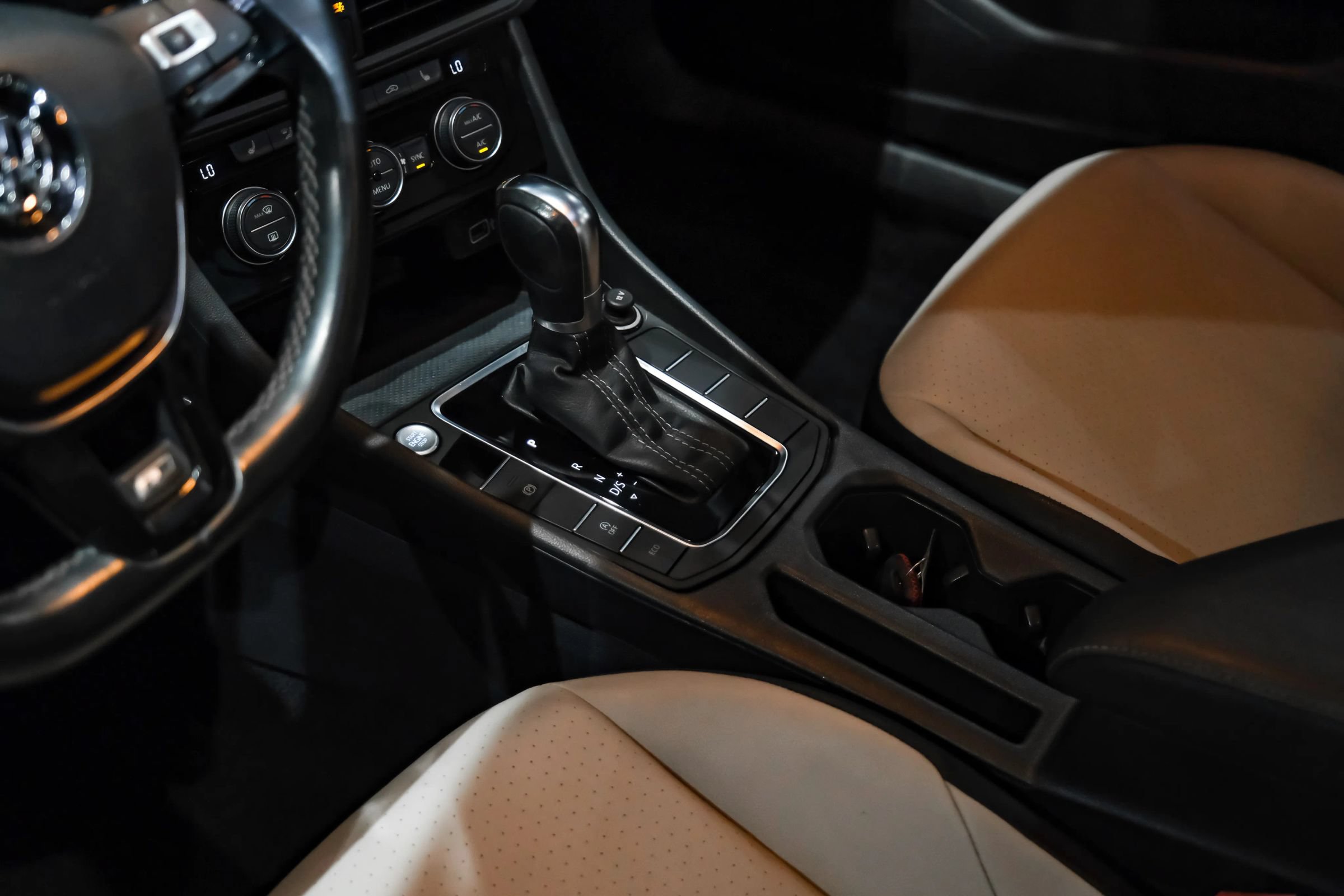 Used 2019 Volkswagen Jetta R-Line FWD image 24
