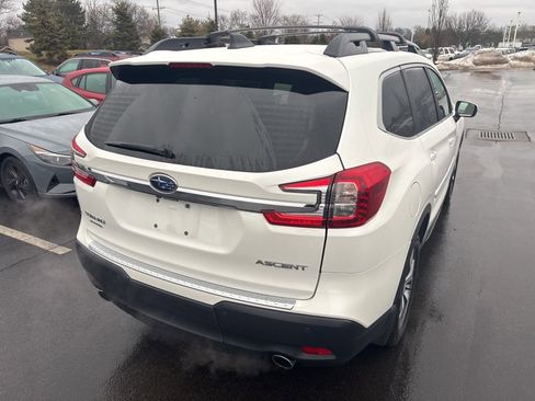 Used 2023 Subaru Ascent Premium w/ Convenience Package image 3