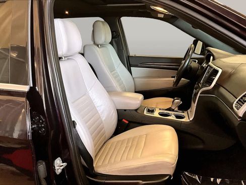 Used 2018 Jeep Grand Cherokee Limited AWD/4WD image 9