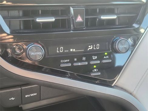 Used 2022 Toyota Camry LE image 28