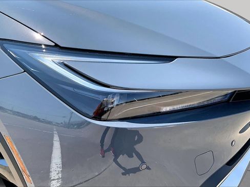 New 2026 Toyota Prius Plug-In Hybrid FWD image 13