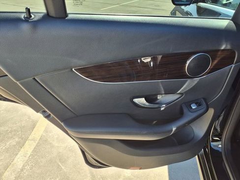 Used 2020 Mercedes-Benz GLC 300 image 17