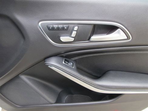 Used 2018 Mercedes-Benz CLA 250 4MATIC image 28