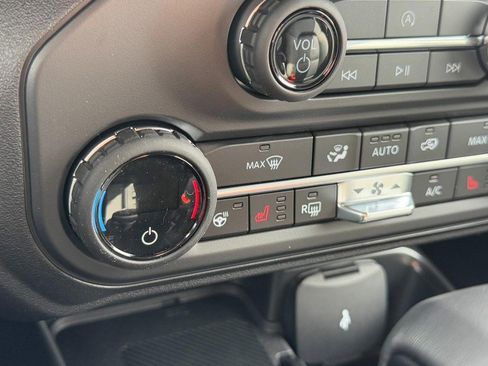 New 2026 Ford Bronco Outer Banks image 12