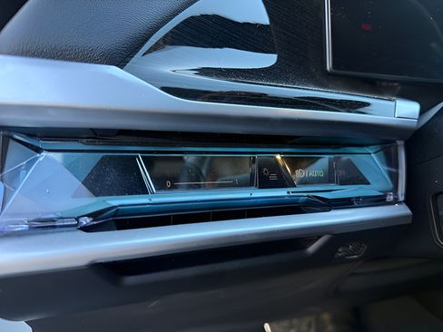 Used 2023 BMW 740i w/ Parking Assistance Package RWD image 14