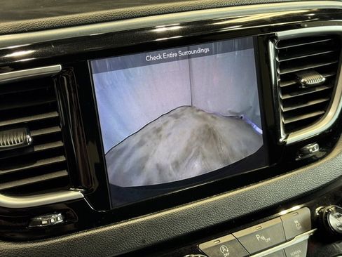 Used 2018 Chrysler Pacifica Touring Plus w/ S Appearance Package image 11