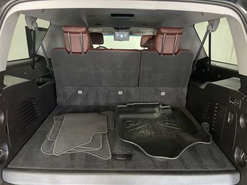 Used 2019 Chevrolet Suburban Premier w/ Premier Plus Edition image 25