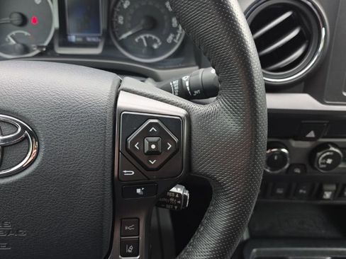 Certified 2019 Toyota Tacoma TRD Off-Road w/ Technology Package AWD/4WD image 22